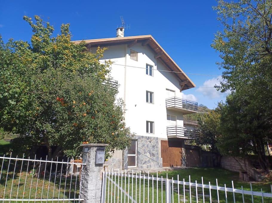 Casa Vacanza Leonardo Daire Chambave Dış mekan fotoğraf